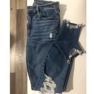 •NEW• AE High-Rise Jeans